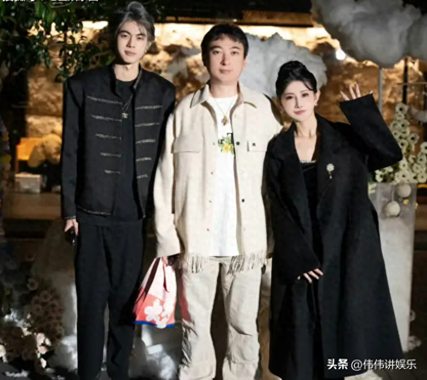 王思聪3万外衣展示恩爱,前度密友遭受重创,现任心酸曝光真相_生活
