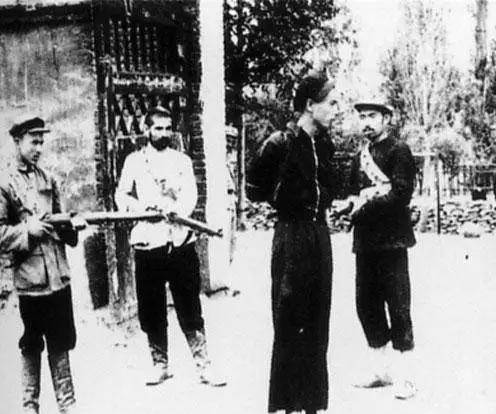 "陕南巨匪"周寿娃无恶不作,欺辱妇女600多人,掏人