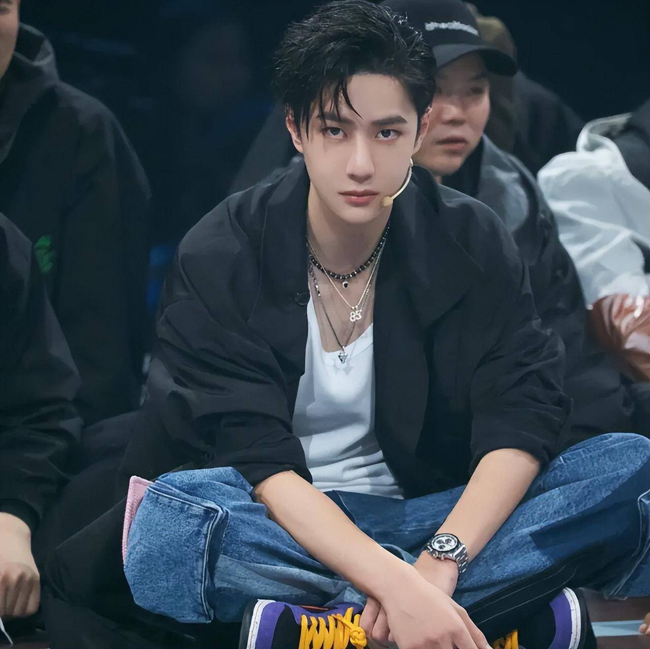 不要再替王一博感到遗憾了,事实上,他已走上男演员的另一条大道_天天