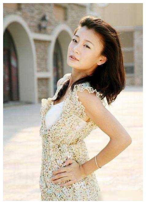 曹云金追求袁姗姗,与王鸥订婚,曾红了的妻子自称?_张戈_故事_舞台