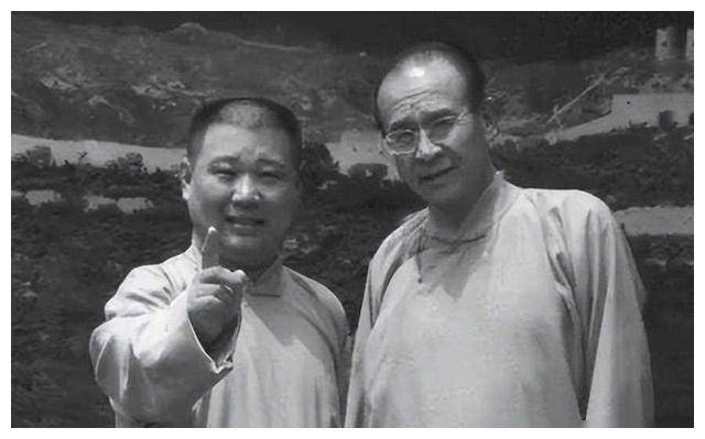 郭德纲泪洒灵堂,德云社全体跪送张文顺,泪人留._老先生_传承_相声