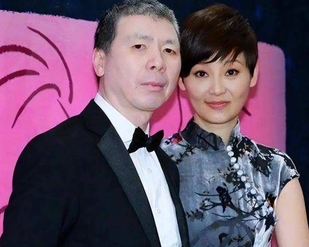 "夫妻本是同林鸟",但可惜了,这一次徐帆也救不了
