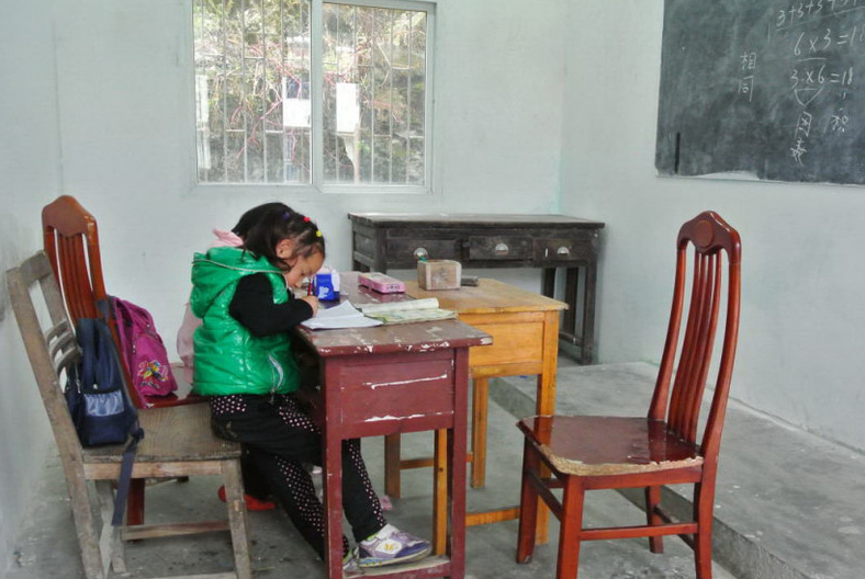 大别山深处的"袖珍"学校,一位老师两名学生,朴素愿望让人暖心