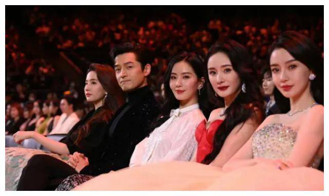 赵丽颖,张艺兴,成毅,李现,演技炸裂,娱乐圈热议不断!_偶像_明星_观众