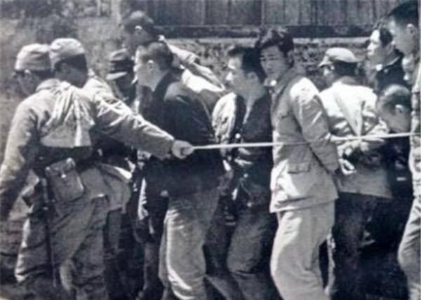 严刑逼迫聋哑人说话,火烧活人,手段残忍到让人不忍直