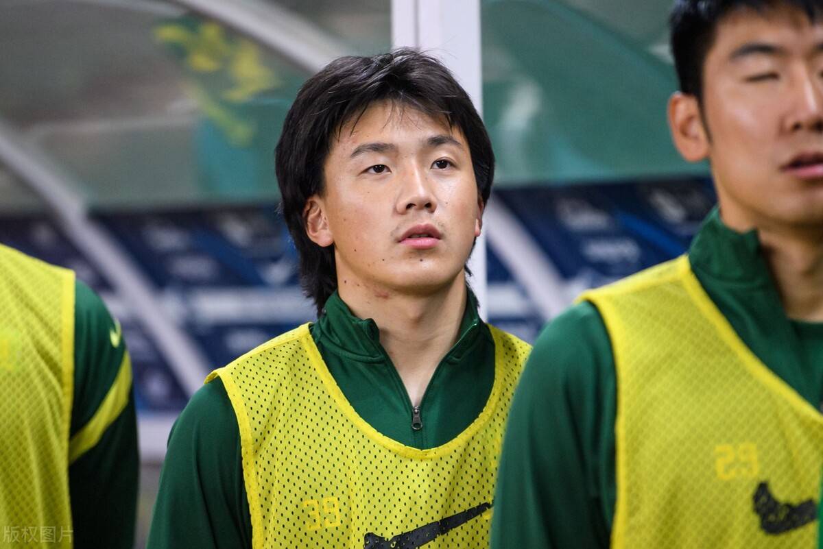 23岁的国安锋霸离队沦落中乙,曾留洋西甲还踢过亚冠主力_谢龙飞_球迷