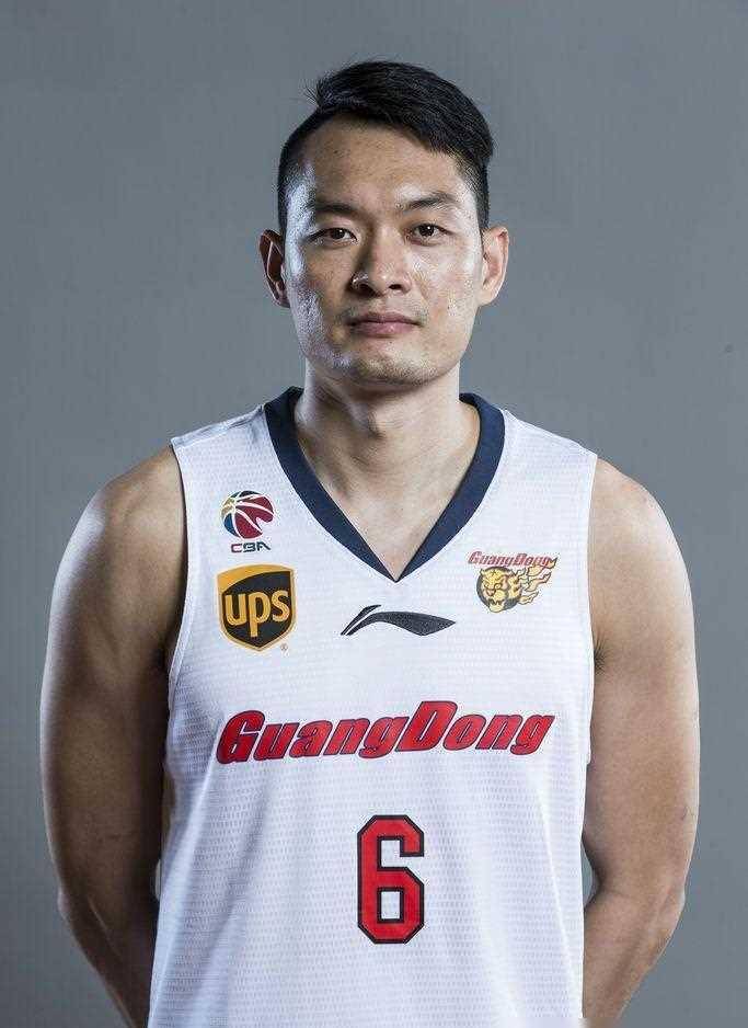 广东省本土10大篮球名将,第1位是cba联赛标志性人物_英雄_传奇