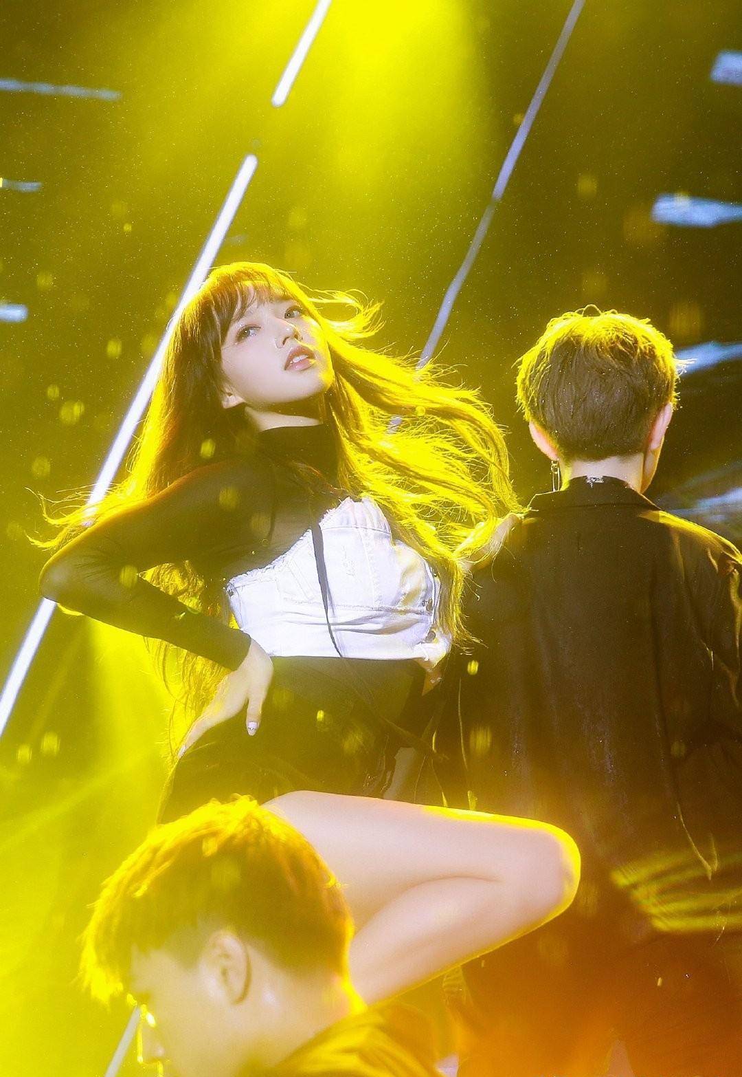 有一种尴尬叫明明一起出道,你成了导师我却还是学员_程潇_舞蹈_实力