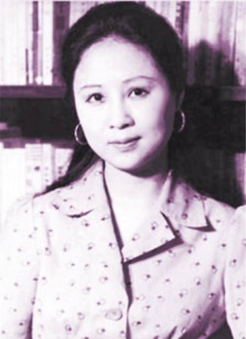 师生恋意外怀孕,堕胎时发现是双胞胎,家喻户晓的女儿