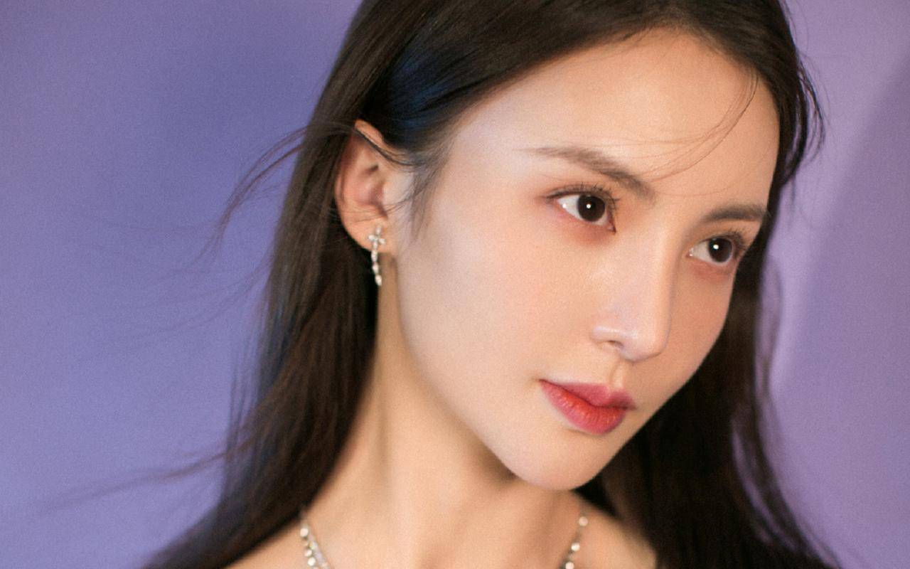胡夏带着礼物去拜访金晨的父母,网友:胡夏的心真大,找个女海王