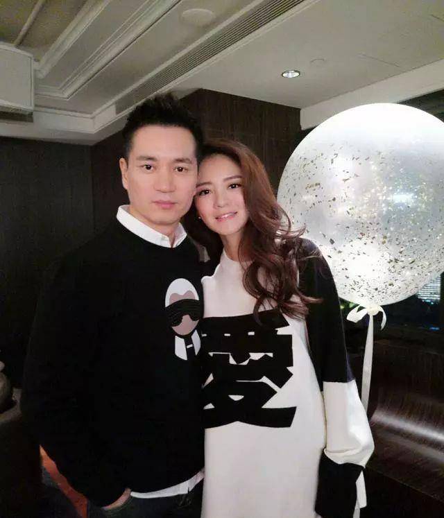 安以轩挺巨肚连开俩趴,40岁庆生宴众星云集,陈荣炼送380万手表_派对