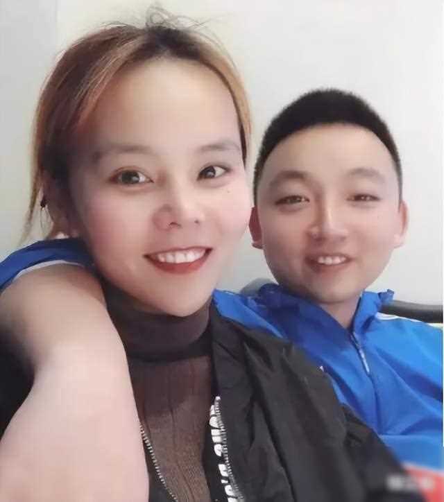 熊磊假期结束发感慨,表示问心无愧对得起任何人,许敏无辜躺枪_思考