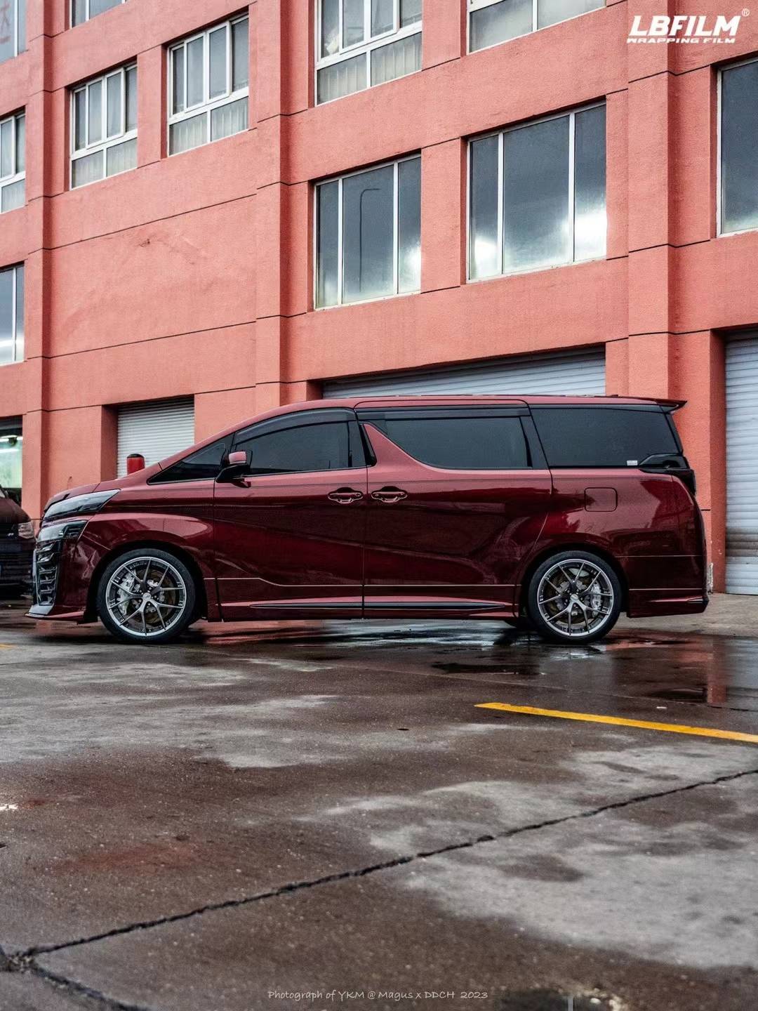 丰田埃尔法lb改色膜液态金属龙血红,液态金属开源者