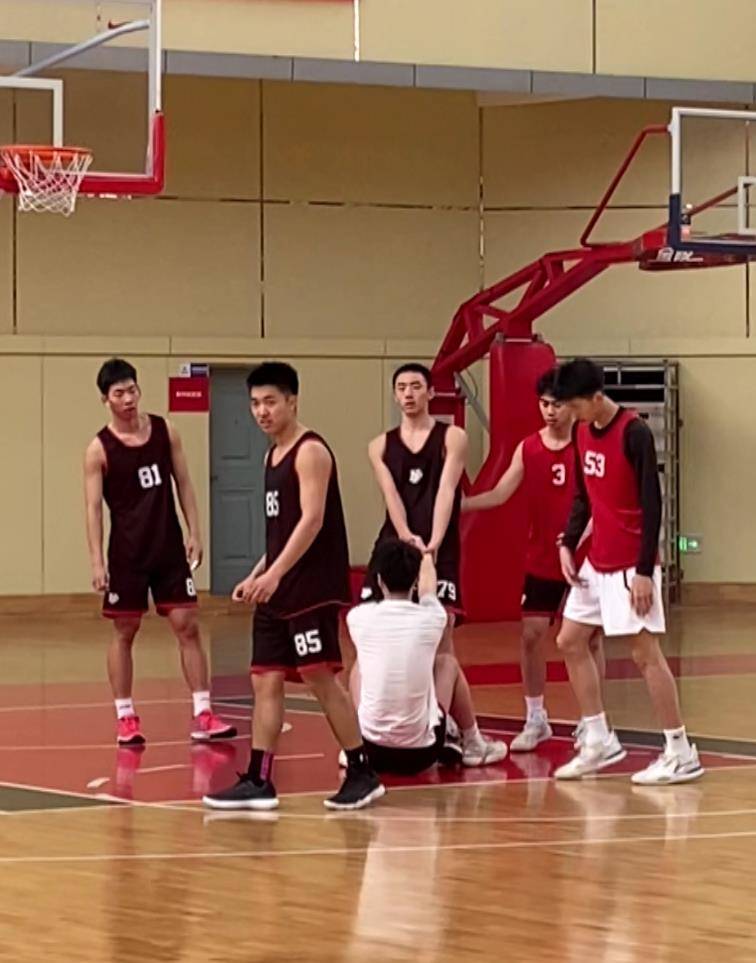 新春走基层 - 训练热辣,梦想滚烫,回浦男篮期待传奇重现_篮球_全国