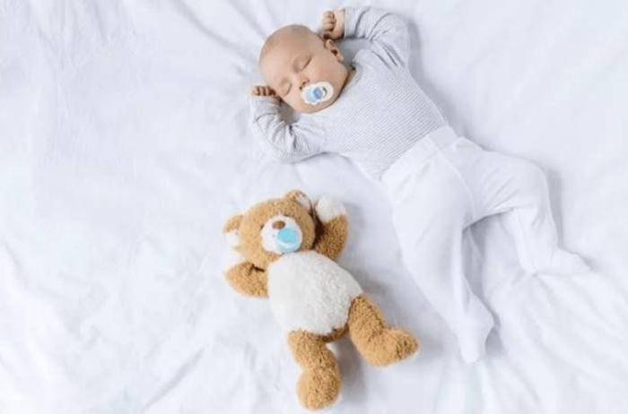 优博瑞霂奶粉营养全面,助力宝宝安睡整晚_表情_大脑_新生儿