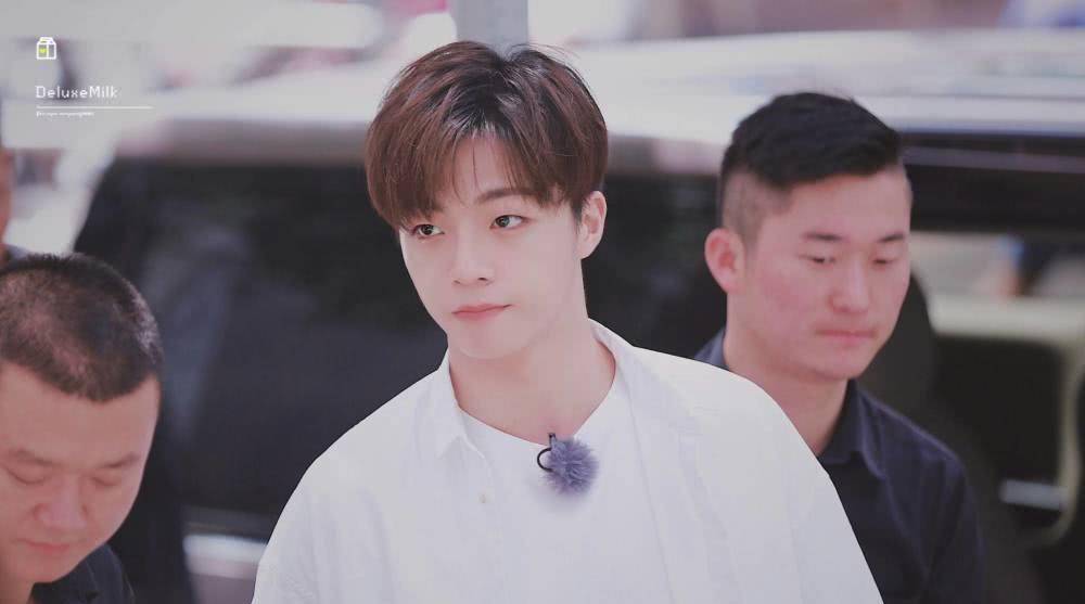 刘昊然爱玩乐高,白敬亭爱买鞋,看到张新成:有钱人!_爱好_陈立农_因为