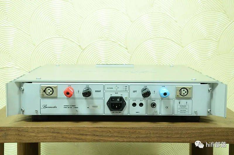 重量:25kg尺寸:482×95×482 mm(宽×高×深)噪讯比:>106db阻尼因素:>