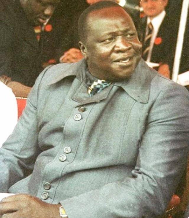 乌干达总统奥博特外访后国内巨变,带1500名死士回来,结局如何_伊迪