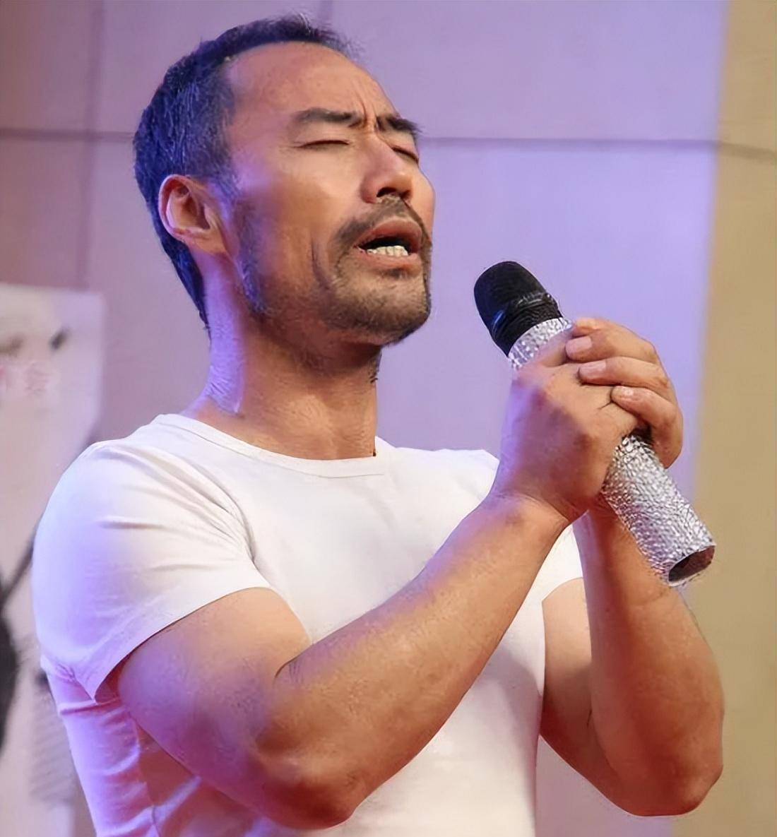 曾登舞台的草根歌手,王旭回工地,西单女孩变卖公司做回普通人_任月丽