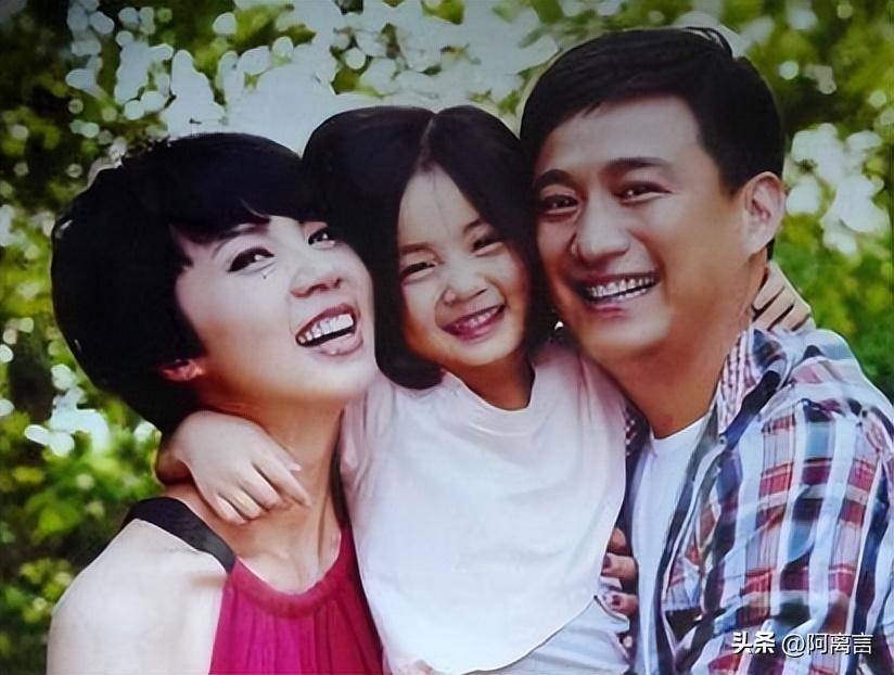 孙莉被黄磊追到手的时候才17岁,看了旧照后,才知道黄磊有多幸福_绯闻