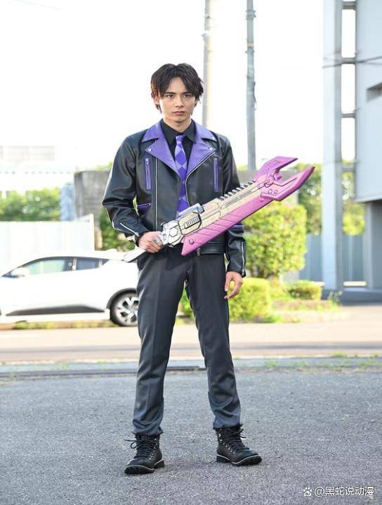 假面骑士歌查德3话先行图 二骑对主骑展开特训 尝一下败者的味道_剧情