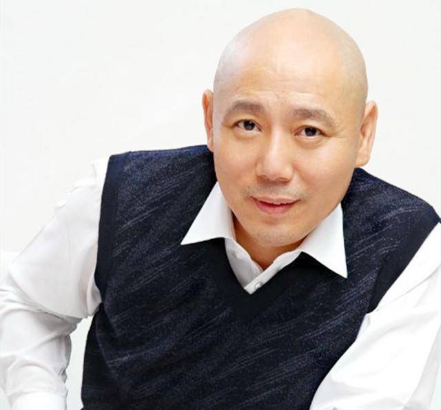 中国京剧之星史依弘,与大18岁的李成儒相爱,离婚后成