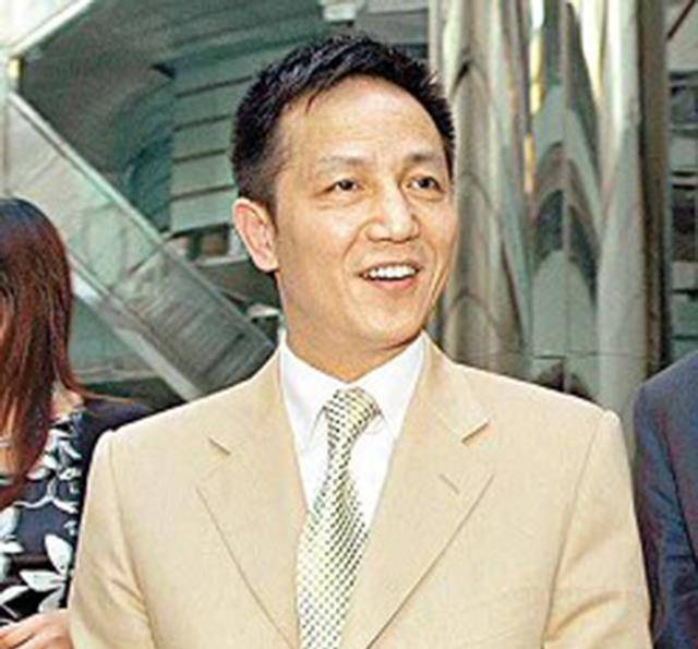 从穷小子到上海首富:他放言:超越李嘉诚,却两次入狱