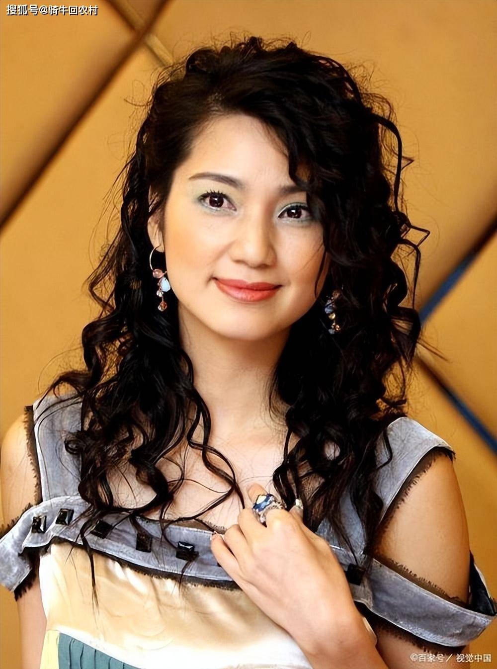 娶"老女人"的5位明星, 一个比一个长得帅,是真爱还是另有所图