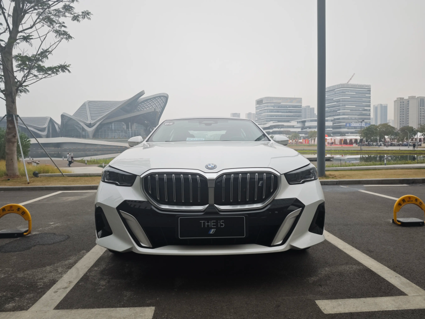 试驾全新宝马i5_搜狐汽车_搜狐网