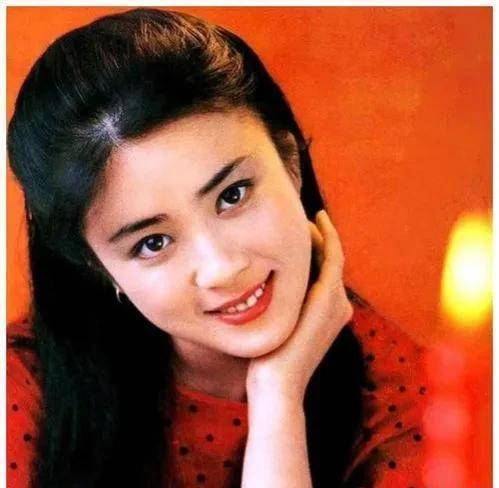 "妖精"傅艺伟的毁灭史:人生真的没有从头再来的机会啊_因为_表演_什么