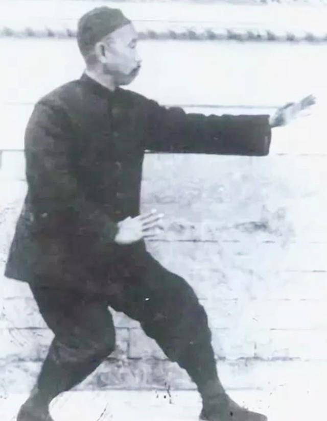 功夫练到身体腾空,与人交手步到人即翻_李洛能_武术_形意拳