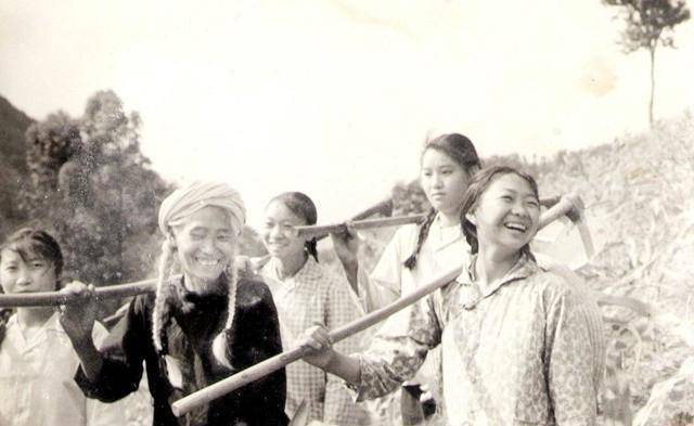 四川白毛女:被逼进深山,浑身赤裸当野人,下山后生下一儿一女_罗昌秀