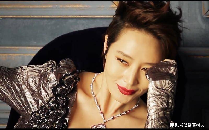 这就是金惠秀,一个拥有完美颜值和身材的女星,一个拥有无限潜力的实力