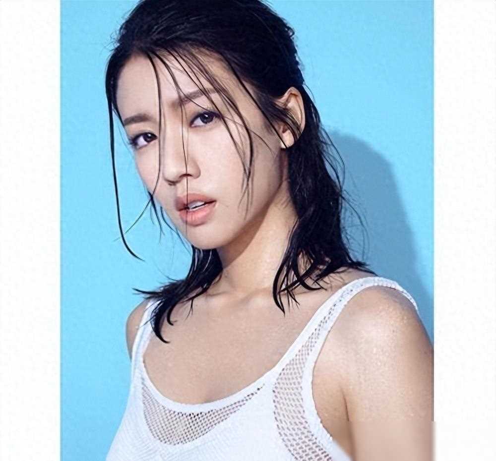 表面是影后,背地里爬,一夜二百万,彻底撕下这位女星的遮羞布_蔡思贝