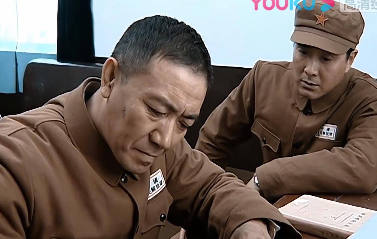 大结局:丁伟被逮捕坐牢后,职务也一撸到底,最终沦为平民_李云龙_孔捷