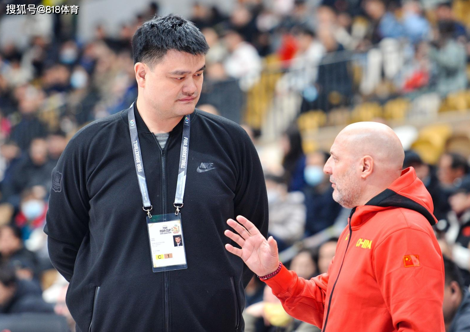 杨毅:姚明给乔帅中国篮球从未有的尊重 隔壁国足早把扬科维奇炒了