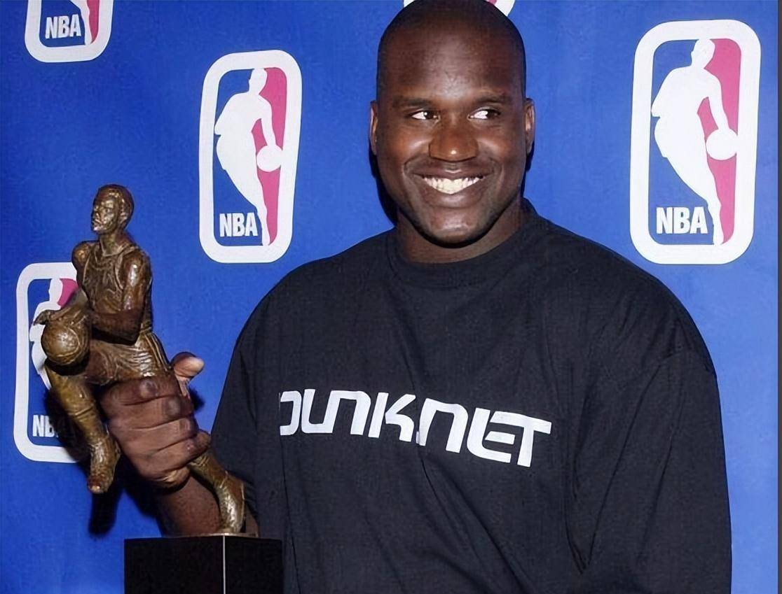 nba仅4人做到,1人30队退役球衣_沙奎尔奥尼尔_赛季_湖人