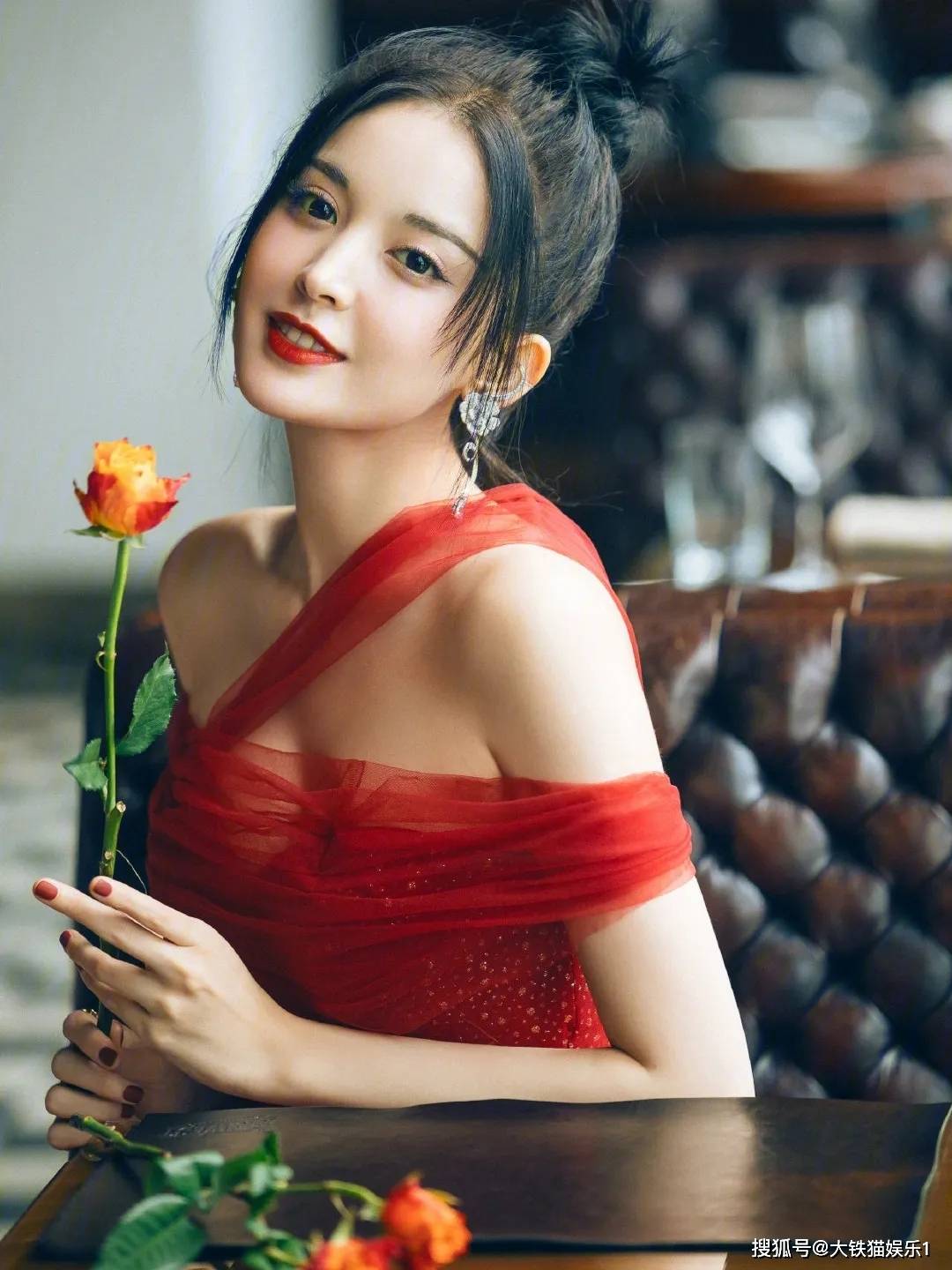 海西传媒2011年,香港男星王祖蓝与内地主持人张绍刚,经纪人郑斌彪混搭