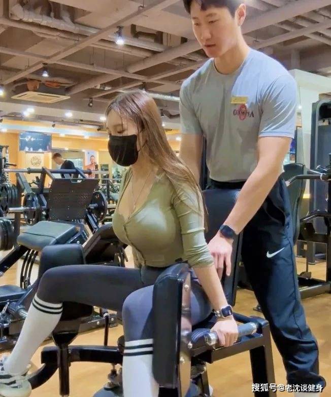 小姐姐花大价钱买私教,身材蜕变引发热议_健身_kka_锻炼