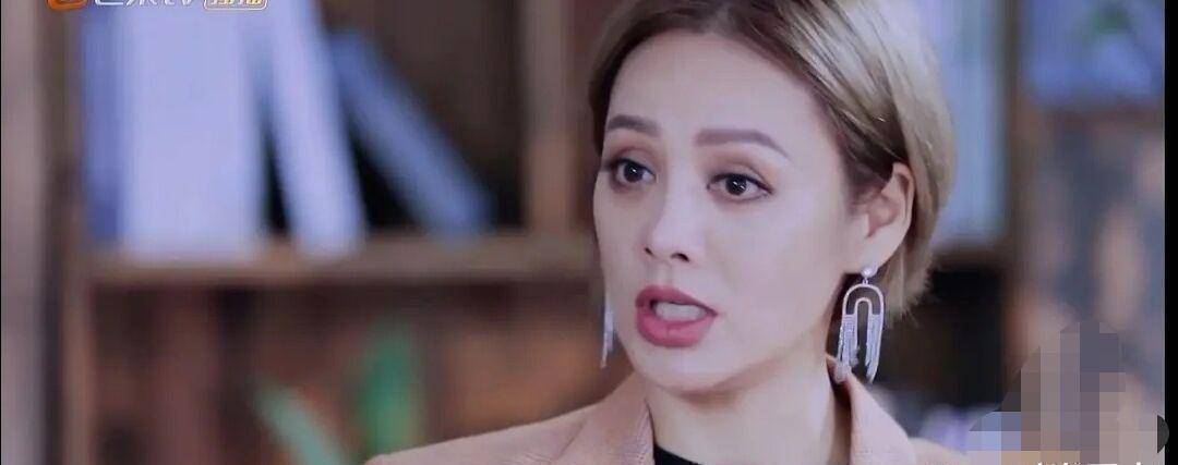 宁静《乘风破浪的姐姐》怼陆华,机场新造型可爱,网友:干的漂亮_黑色