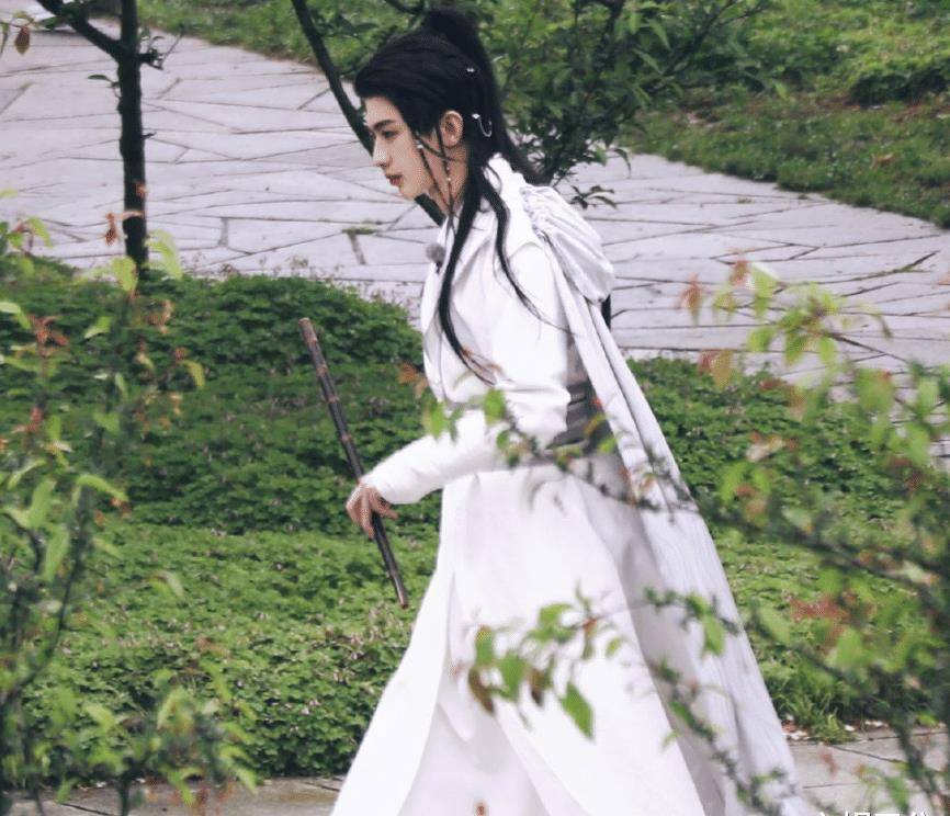 《奔跑吧9》新路透:全员cos古装人物,蔡徐坤还帅到热搜榜上_造型_杨颖