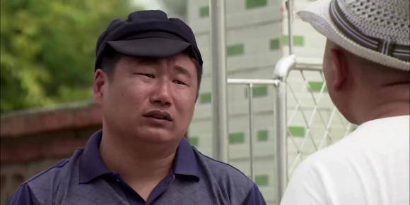 《乡村爱情》徐会计再婚,新妻喜欢露腿装,前妻跟赵四广坤混一起_东敏