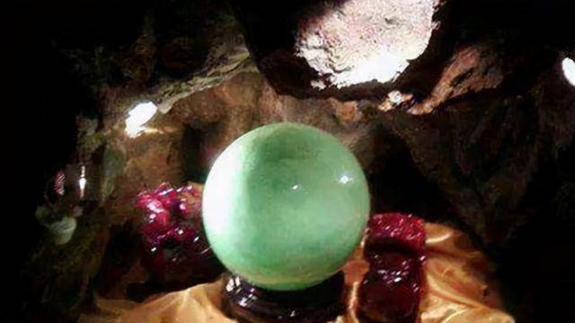 慈禧嘴里的那颗夜明珠,到底什么来头?价值多少钱?现在又在哪?