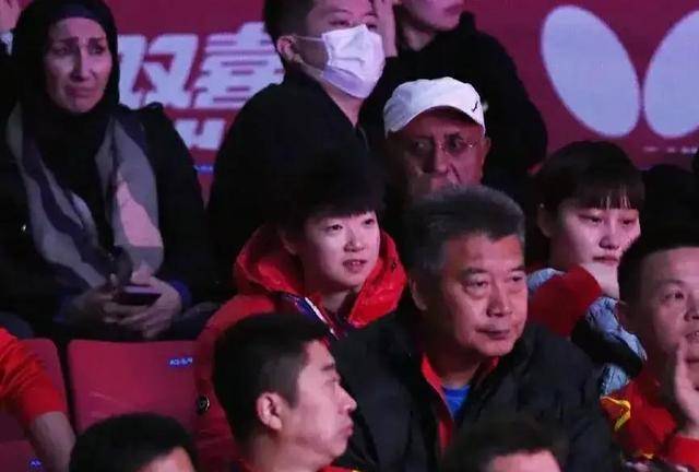 孙颖莎-23岁引关注,李隼调侃成新话题_比赛_观众_乒坛