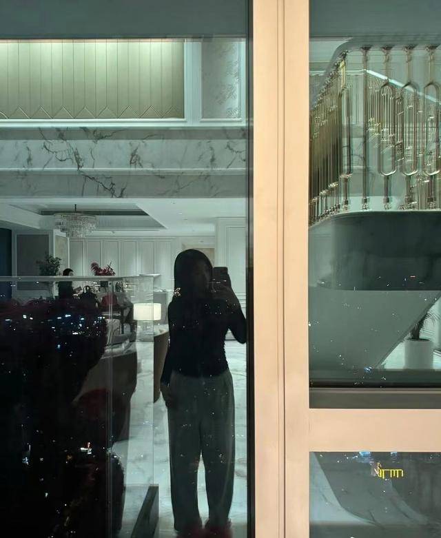 王诗龄豪宅曝光,奢华气派如五星级酒店大堂,网友热议羡