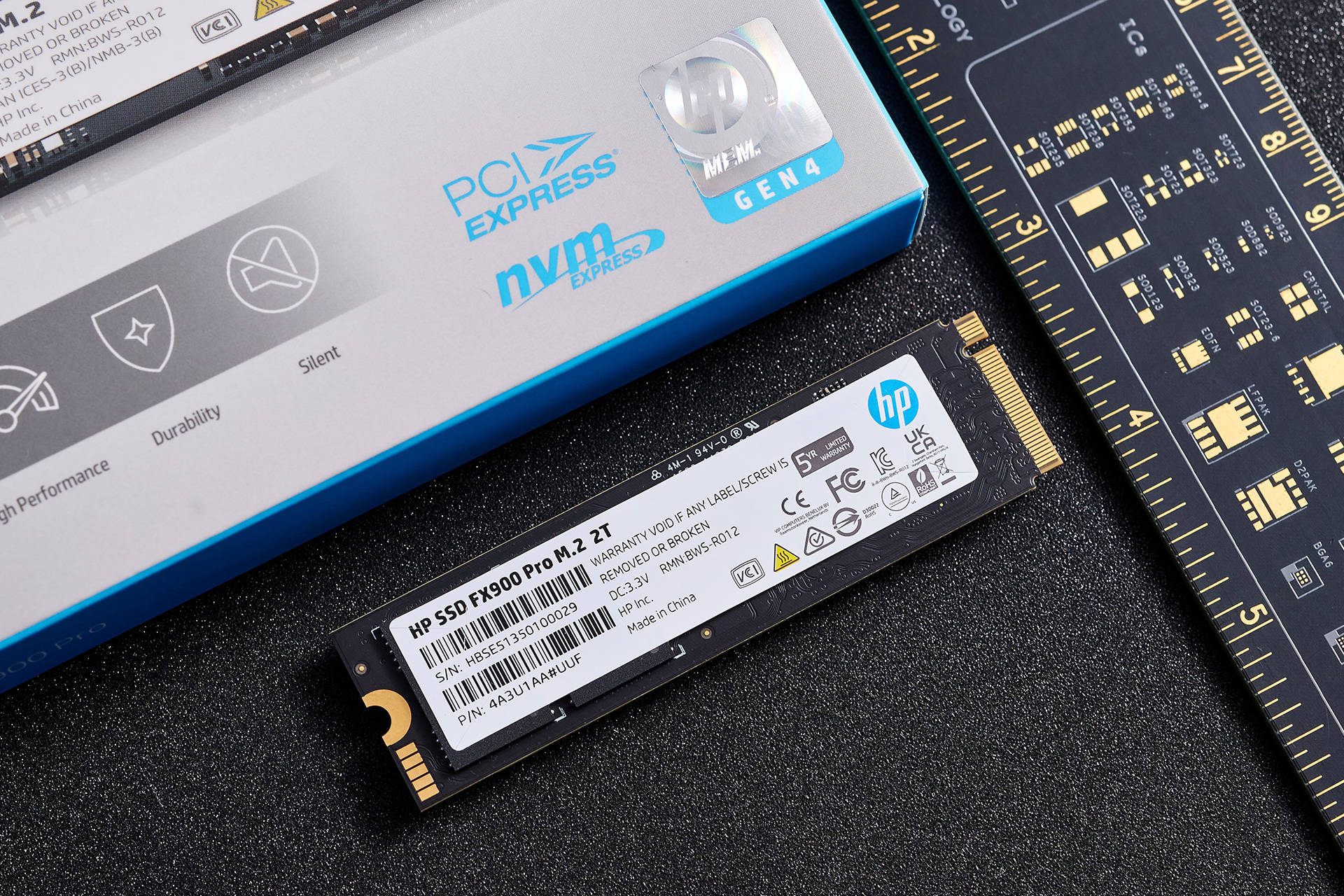 惠普hpfx900pro则是一款独缓旗舰级pcie4.