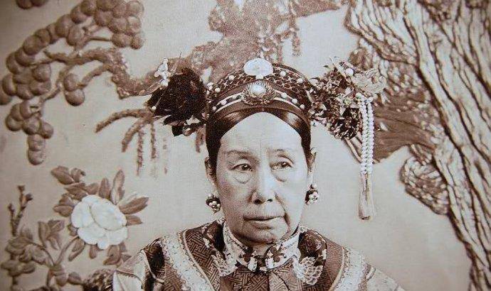 慈禧为何每晚休息前,要把降魔杵握在手中,否则会难以安然入睡_张之洞_