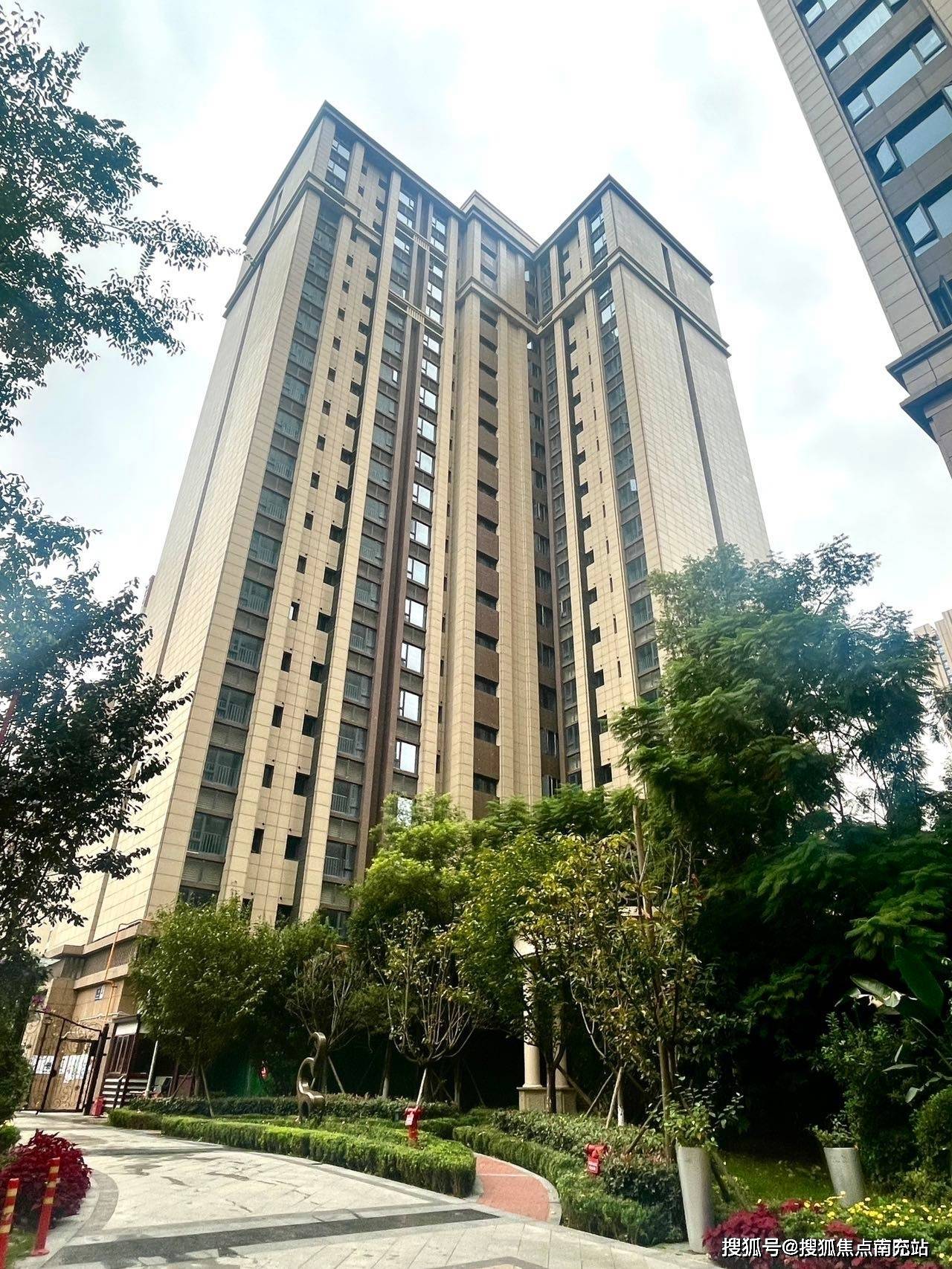 首付20万买成都二环内万象城成发紫悦府33平米套一【售楼中心】-楼盘