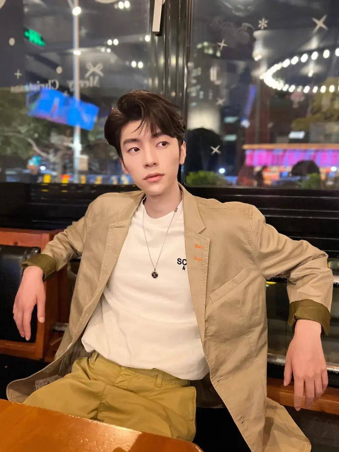 黄晓明旗下公司16个艺人,居然没有一个红的,网友