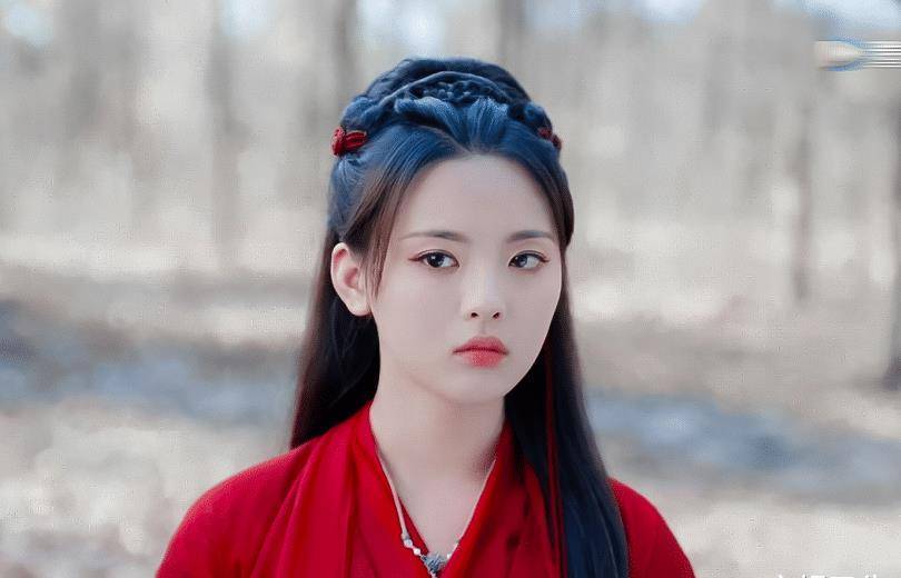 《且听凤鸣》开播即火,杨超越演技却引争议,粉丝评价很客观_表情_作品